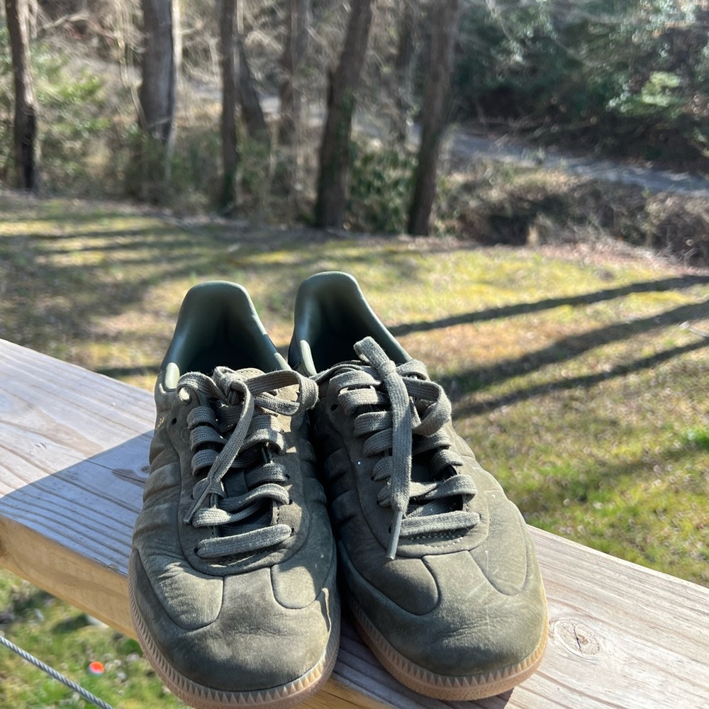ALL GREEN ADIDAS SAMBAS